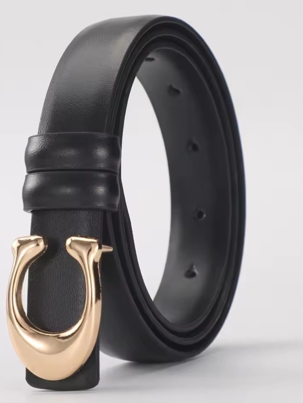 Women’s Black Leather Belt with Gold Horseshoe Buckle